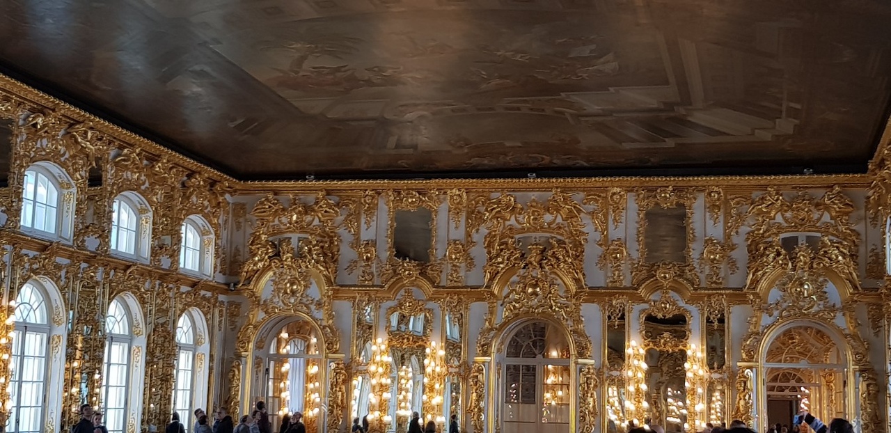  тронный зал Екатерининского дворца в Царском селе.